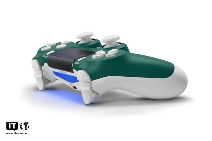 索尼推出新款“高山绿”配色的PS4手柄