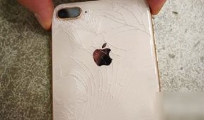 iPhone8后盖摔碎维修费介绍