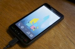 MeeGo1.1手机系统运行在HTC手机上