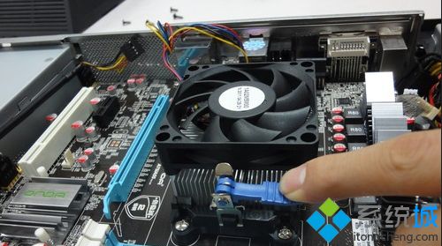电脑CPU使用率忽高忽低如何解决？