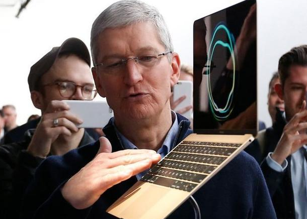 新 MacBook Air 上手：更轻、更薄、性能更强、价格更贵！