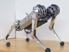 麻省理工学院研发的迷你猎豹机器人